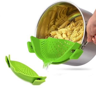 China Viable 2 In 1 Collapsible Side Drain Pot Tension Strainer Noodle Filter Bulkhead Vegetable Silicone Clip On Strainers With 2 Cli for sale