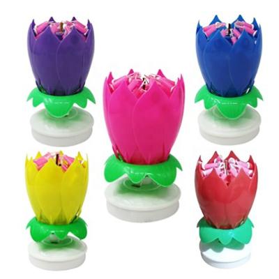 China Supply of Smokless Allinthree Twisting Lotus Flower Musical Birthday Candle with Circle Triangle Base for sale