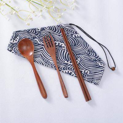 China Sustainable Customized Logo Wooden Cutlery Set Organic Bamboo Cutlery Set With Cotton Pocket for sale