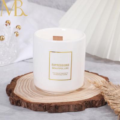 China Morden Soy Wax Wax Meteor Core Pattern Handmade Scented Candle Wooden Niche Premium Gift With Hand Gift for sale