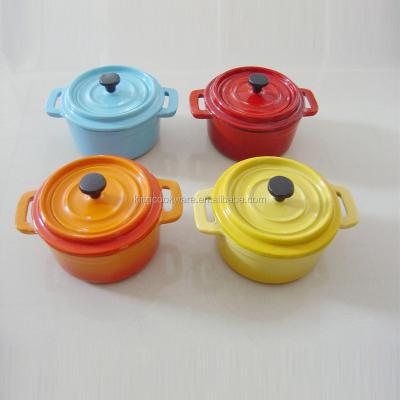 China Sustainable High Quality Mini Oval Enamel Cast Iron Cooking Casserole Pot for sale