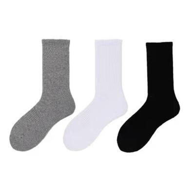 China Popular Designs Breathable Logo Men Sport Simple White Hoops Custom Made Basketball Socks for sale