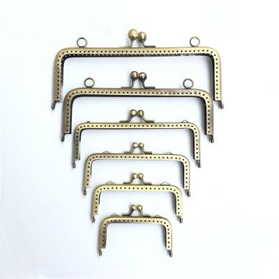 China Fasion Wholesale High Quality Square Clutch Kiss Lock Bag Soft Metal Frame for sale