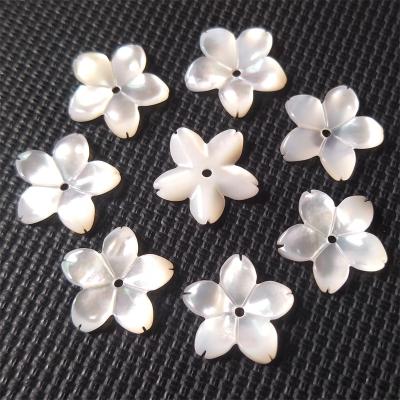 China Shell Flower Polishing Natural White Pearlescent Gemstone For Women DIY Jewelry Making Accessories for sale