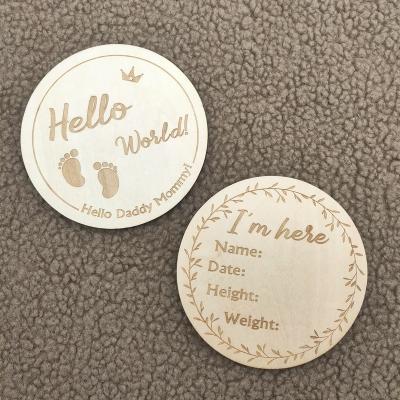 China Natural World Wooden Disc Hello I Am Here Birth Announcement Card for Baby Shower Gift for sale