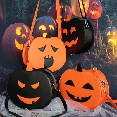 China Wholesale PU Manufacturer Custom Design Crossbody Bag With Pumpkin Face Details Halloween Girls Shoulder Bag for sale