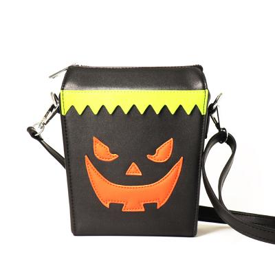 China PORTABLE Custom PU Leather Messenger Bag New Arrival Halloween Pumpkin Bag Little Handbag Ladies Pinch With Pumpkin Face for sale