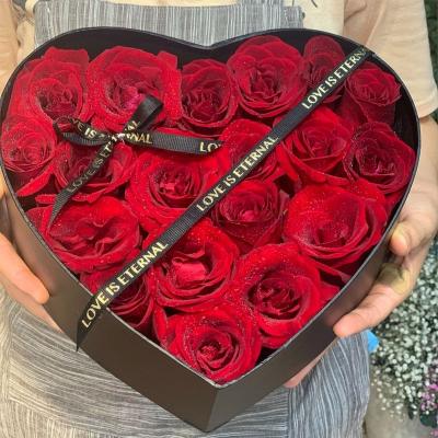 China Luxury Custom Repurposed Materials Disposal Box Rose Packing Mothers Day Heart Flower Box With Rose Flower Packaging Box for sale