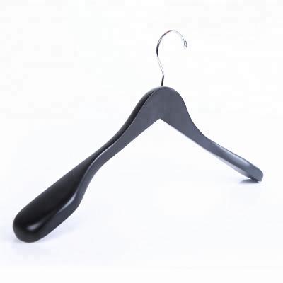 China Eco-friendly Material Custom Used Suit Wash Black LM9705 White Wide Body Shape Vintage Wooden Hanger for sale