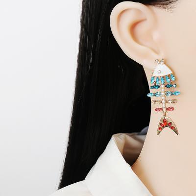 China Wholesale 2022 New FASHIONABLE Creative Personality Exaggerated Fish Bone With Diamond Stud Earrings For Women for sale