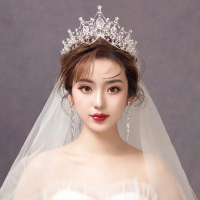 China Handmade/Allergy Resistant/Bridal Hair Accessories Jewelry Sets 2022 Gold Tiaras Colorfast Crown Necklace Triple Set Alloy Earrings Luxury Bridal Jewelry Sets for sale