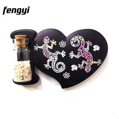 China Shape Customized Heart Shape Spain Lizard Sand Bottle Resin Fridge Magnet Fridge Decoration for sale