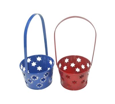 China Sustainable Colored Decorative Star Shaped Easter Gift Metal Hollowed Out Basket With Handle for sale