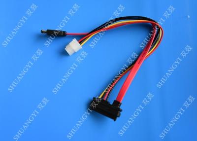 China fêmea de 22Pin Sata 7+15Pin 180 ao conector de Sata 7Pin Cable/4Pin do grau à venda