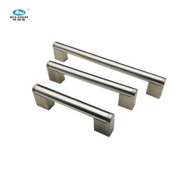 China Modern Luxury Kitchen Furniture Stainless Steel Pull Cabinet Handle Cupboard Handles for sale