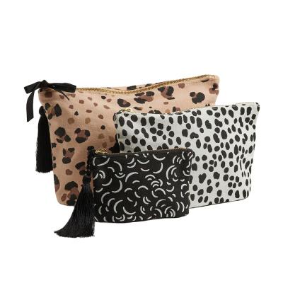 China Vintage BSCI ISO Sedex FAMA Factory Direct Sale Canvas Leopard Print 3 Customized Sizes For Choosing Fashion Trend Cosmetic Bag for sale