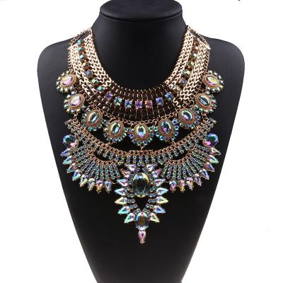 China Fashion Brand Exaggerated Necklace Alloy Fine Polishing Diamond Inlaid Short Necklace Crystal Necklace for sale