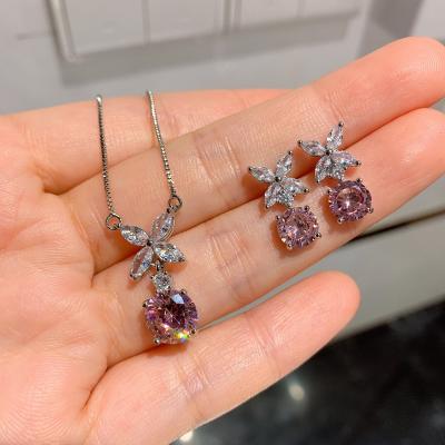 China Fine Polishing Rose Diamond Earrings Pendant Jewelry Fashion Necklace Vintage Clover Color Treasure Set for sale