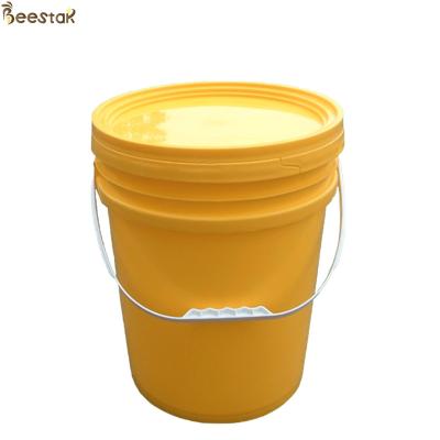 Cina Attrezzatura 20L Honey Tank Without Honey Gate Honey Barrel di plastica di apicoltura in vendita