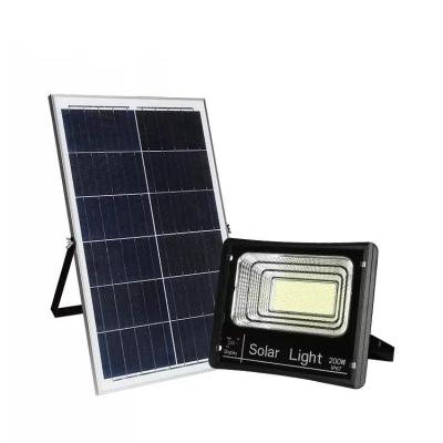 China Warehouse Wholesale Power Ip67 Aluminum Waterproof Display 25w 40w 60w 120w 200w Outdoor LED Solar Flood Light for sale