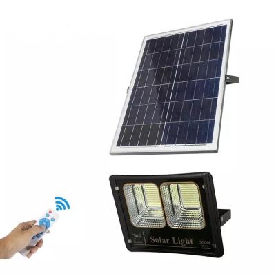 China High Quality Intelligent Aluminum Wall Hanging 50w 80w 150w 200w 300w Display Capacity Garden Battery Remote Control Solar Flood Light for sale