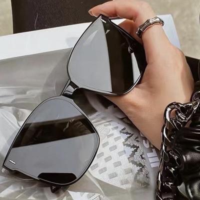 China The 2021 fashionable flat men's rimless sunglasses personalized new Korean style square box sunglasses Korean women's sunglasses for sale