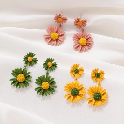 China 2022 New Arrival Daisy Flower Stud Earring Acrylic Cute Double Flower Statement Dangle Earring For Girls for sale