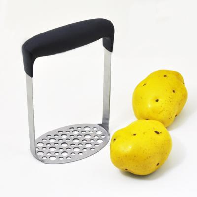 China Sustainable Food Grade Potato Crusher Stainless Steel Potato Masher Kitchen Utensils Potato Crusher for sale