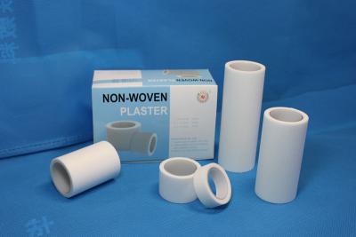 China Surgical Non Woven Paper Tape 1.25cm 2.5cm 5cm 7.5cm 10cm / 5m 10m Medical Bandage Tape for sale