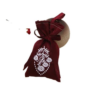 China Viable Air Fresheners Dried Flower Mugwort Pure Natural Healthy Aromatic Long Lasting Mint Lavender Sachet Bag for sale