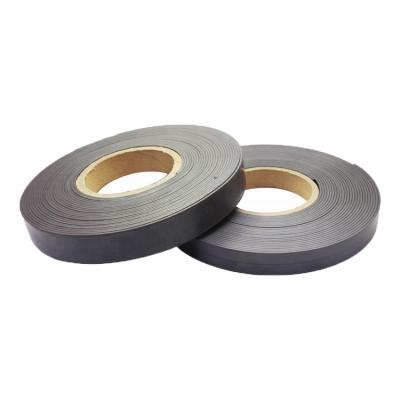 China Flexible Magnet Strip Craft Magnet Rubber Flexible Magnetic DIY Strip Rubber Roll for sale