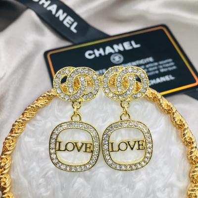 China 2021 FASHIONABLE CC Earrings New Fashion Crystal Diamond Pendant Earrings Women's Jewelry for sale