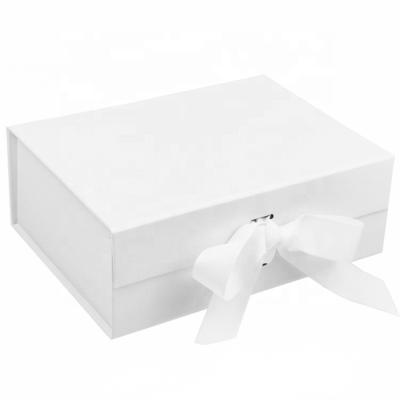 China Customized Recyclable Christmas Foldable Magnetic Gift Boxes Packaging For Costume Dress Rectangle Square for sale