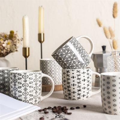 China Wholesale Viable With Lid And Spoon Ceramic Cup Modern Style Travel Mug for sale