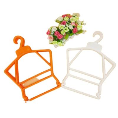 China Factory direct cheap children's pet plastic hangers flat and custom suits plastic clothing hangers for sale