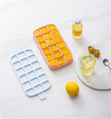 China Pinmoo Sustainable Square Ice Cube Tray With Lid Silicon Ice Maker Custom Mold Durable Ice Tray for sale