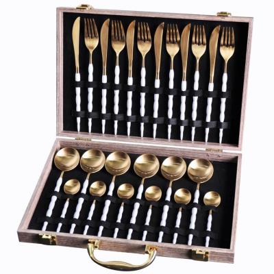 China 2019 Viable Portuguese Style 24pcs Plating And Gold Cutlery Set Fork Spoon Knife for sale