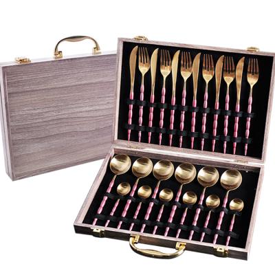 China Sustainable 24pcs Gold Plating Stainless Steel Cutlery Set With Pink Handle for sale