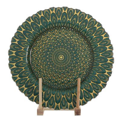 China Viable Shiny Peacock Feather Pattern Embossed Glass Green Color Charger Dish Serving Tray 33cm 13inch For Wedding Banquet Party Bar for sale