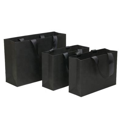 China 50 Min Recyclable Custom Logo Paper Bag Custom Paper Customer Paper Cosmetic Gift Bag Black Printed for sale