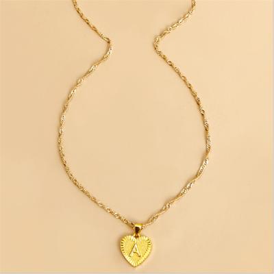 China CLASSIC Fashion Jewelry English Lucky 26 Letter Necklace Gold Plated Heart Ladies Clavicle Chain Pendant Necklace for sale