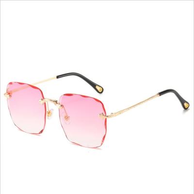 China Fashion sunglasses shape cut-edge sunglasses gradient color square metal rimless sunglasses personality trend ladies sunglasses for sale