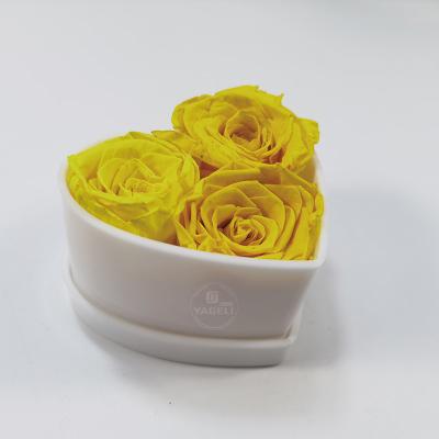 China Luxury Eco-friendly Heart Shape Clear Acrylic Flower Box Plexiglass Soap Flower Gift Box for sale