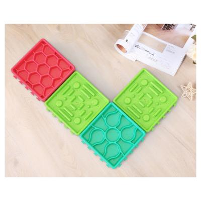 China Sustainable Pet Lick Mat Dog Food Mat Slow Feeder Bowl Silicone Feeding Mat Dog Lick Pad for sale