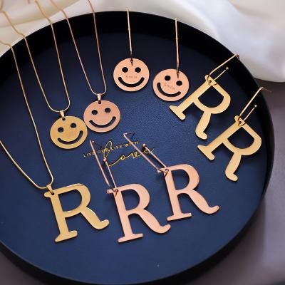 China TRENDY Rose Gold Letter Smiley Face Stainless Steel CN0617 2021 18K Simple Simple Smooth Necklace for sale