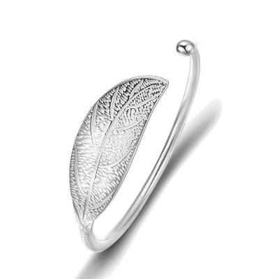 China Creative Personality Fashion Silver Plated Leaf Opening Bangle Personality Adjustable Cuff Bangle Bracelet For Women Jewelry Decoration for sale