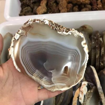 China China Cheap Price Natural White Agate Quartz Crystal Slice Coaster For Home Decoration for sale