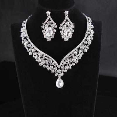 China Hyperbole set of earrings and necklace bride fashion alloy set earrings and necklace drill wedding accessories wholesale set for sale