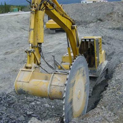 China Carved GRANIT Excavator Mounted Concrete Saw With Diamond Blade for sale