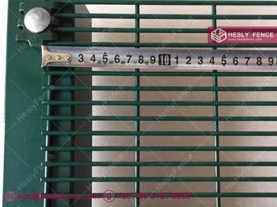 China Anti-climb fencing panels | high security mesh fence with Powder Coated | 358 Fence - HESLY Brand for sale